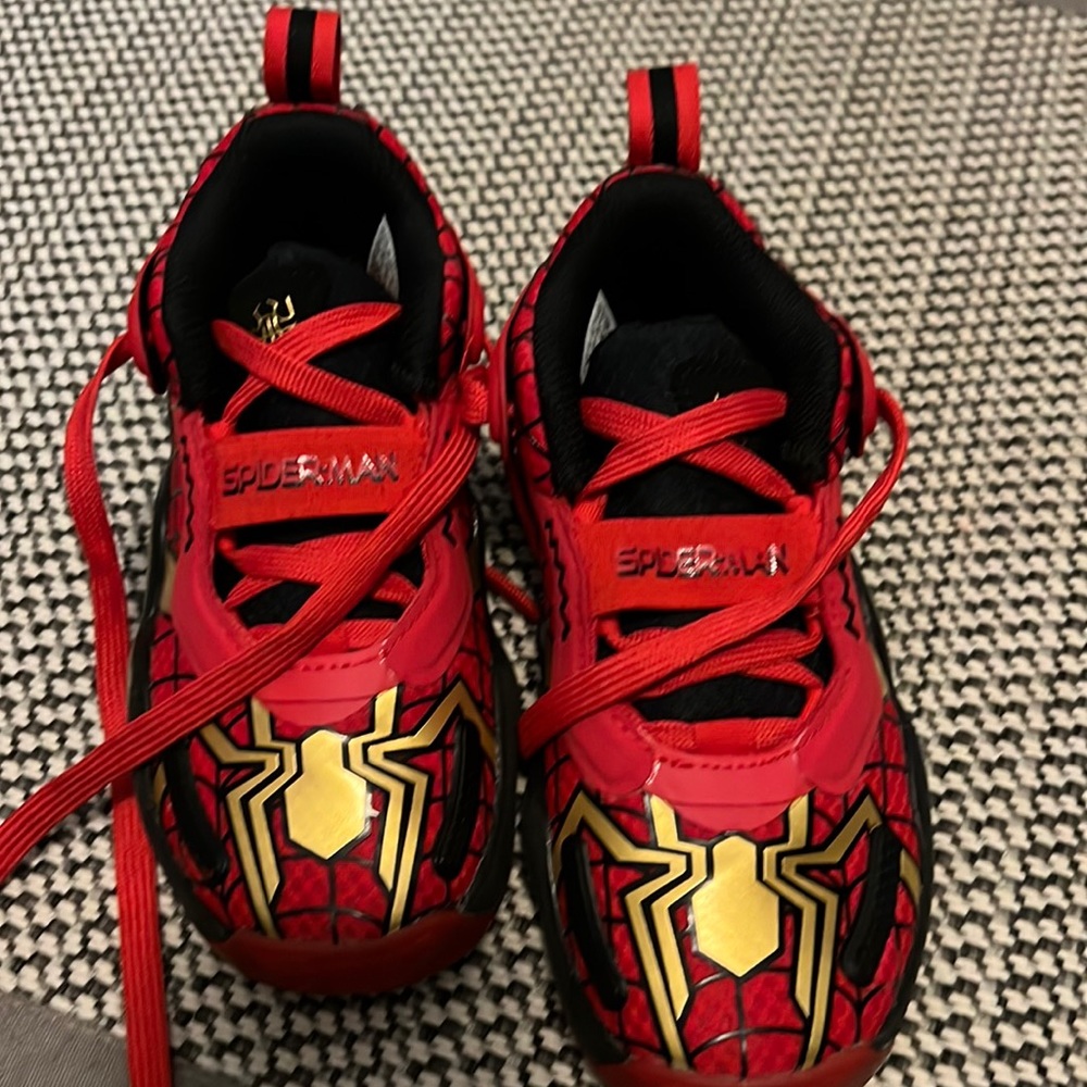 Boys Spider-Man adidas size 13k
